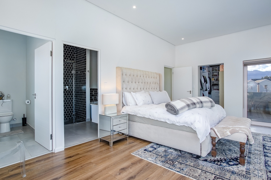 4 Bedroom Property for Sale in Mountain Crest Private Estate Western Cape